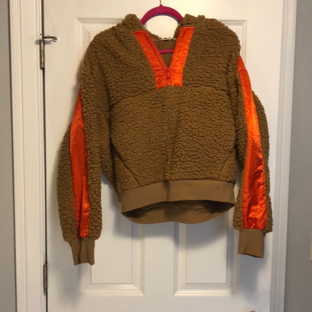 Express fleece hooded pullover